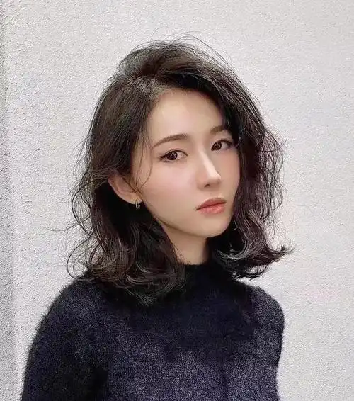 及肩头发怎么烫 女生肩上烫发美到炸_女生烫发 - 美发站