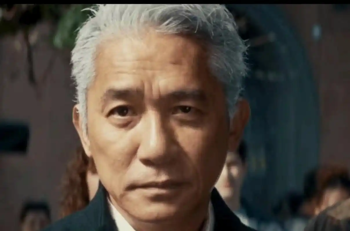 梁朝伟满头白发,很牛很帅啊!魅力一点也不减当年.