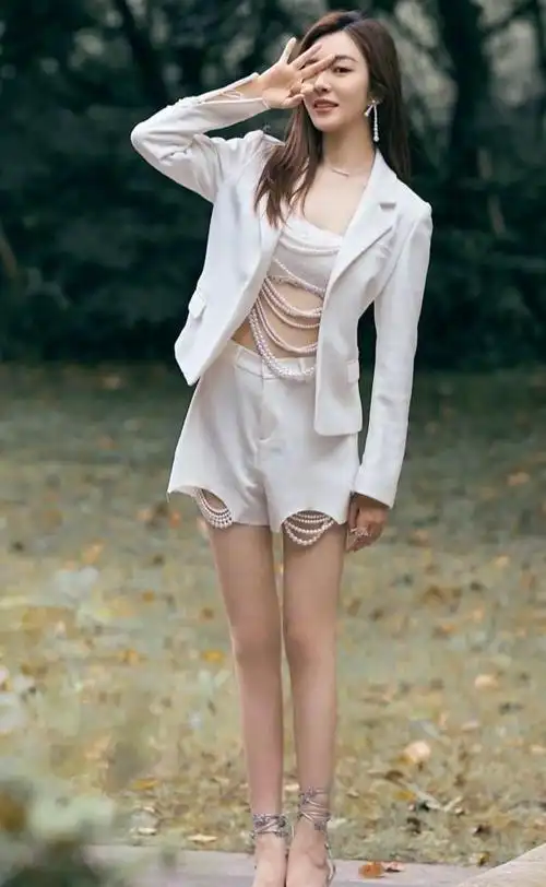 图文万粉激励计划#"灵气美女王晓晨:肤白貌美,热爱运动塑完美