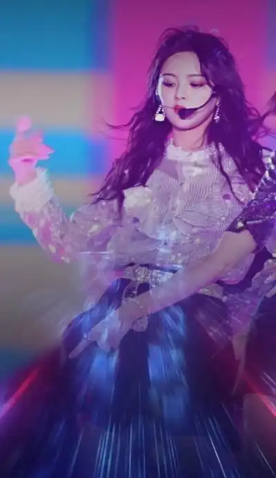 杨超越-壁纸-背景图