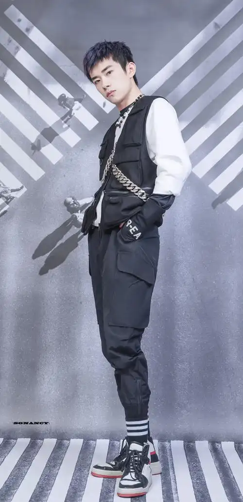 易烊千玺这就是街舞第三季决赛饭修三