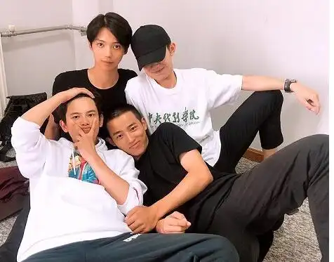 罗一舟是易烊千玺室友吗 罗一舟个人资料简介哪里人