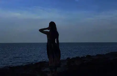 看吧,只有背影的可以勉强看看.