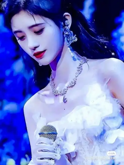 今天发的是鞠婧祎的图片