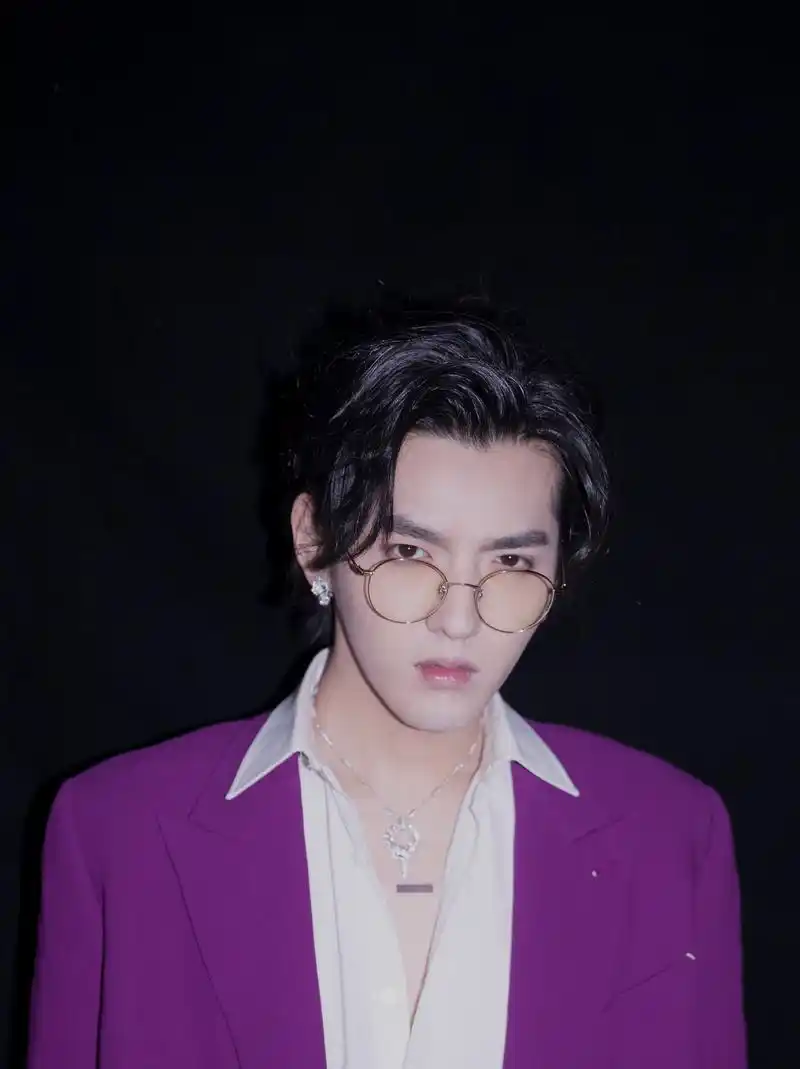 吴亦凡以音乐突破想象,借作品传递力量,恭喜吴亦凡获2019腾讯视频星光