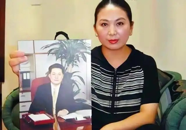 富豪袁宝璟之妻卓玛被首长骗走950万最终独享千万遗产