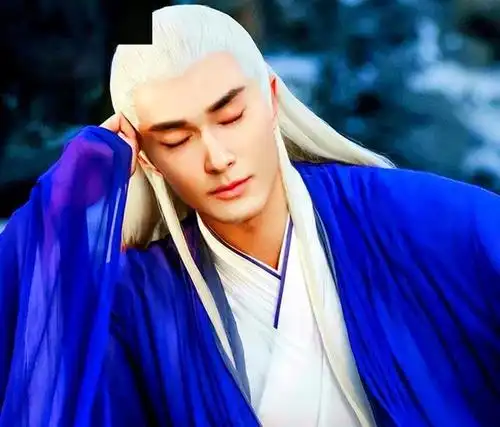 国产剧中的神仙男配,罗云熙仙气,朱一龙俊气,他直接演成了男主