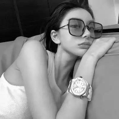 女生冷酷霸气黑白头像图片