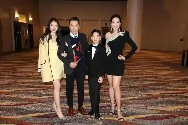 甄子丹老婆竟然是熟悉的她!