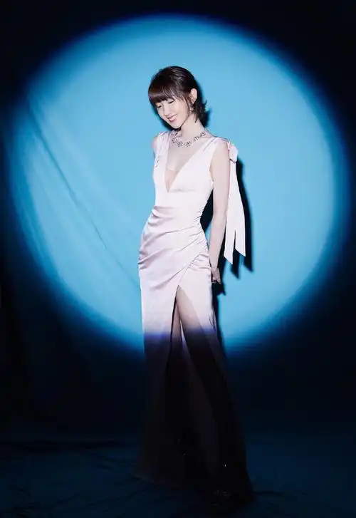 毛晓彤相关图片