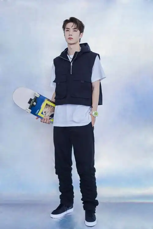 欧阳娜娜首超杨幂成为带货王王一博列男明星带货榜第一