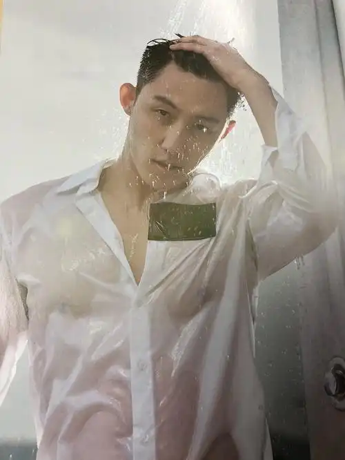 大家看过这本黄景瑜写真集么 湿身额