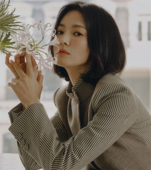 2022韩星短发范本 显脸小必剪款式