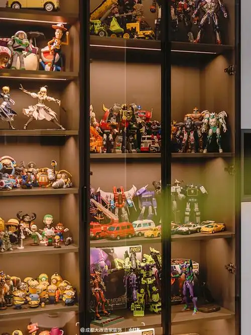 满墙的手办这套40㎡公寓改的真值