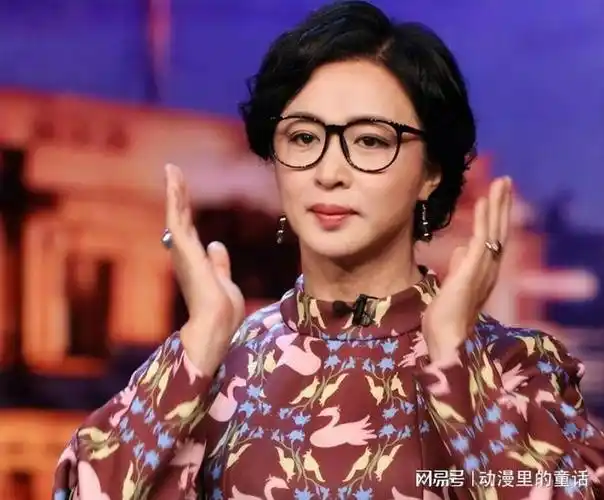 56岁金星宣布再婚全身穿金戴银好贵气一句话透露当年离婚真相