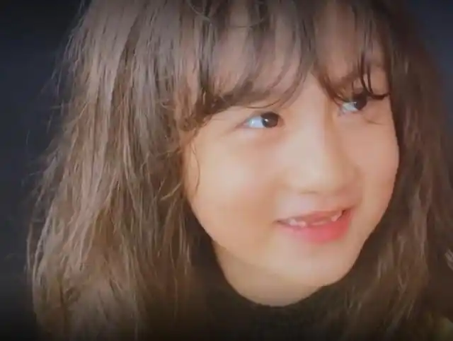 黄磊女儿黄少艾,这个是黄磊女儿(孙莉带8岁女儿烫头发)