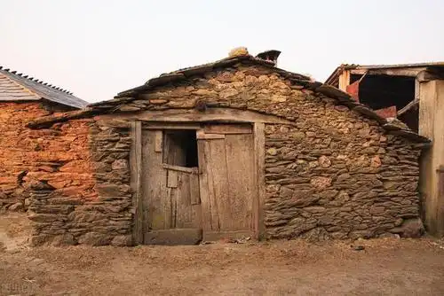 有人说在农村看到谁家房屋越破旧,谁家就越有本事,啥道理呢?