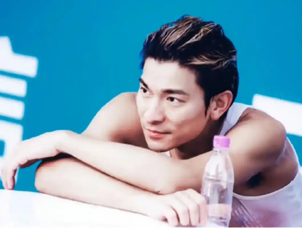 黄头发时期刘德华,这颜值绝了!