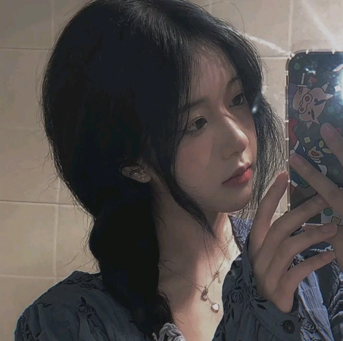 女生ins头像骆驼淹死在海里了摇铃的人还在沙漠