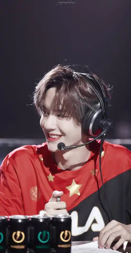 人间妄想酷盖王一博高清图片,杀到我了_高冷_孩子_时候