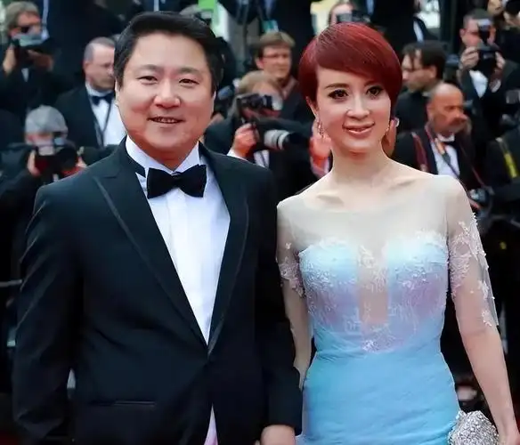 金巧巧,在感情上却备受争议,她的一生到底经历了什么,又是如何和于冬