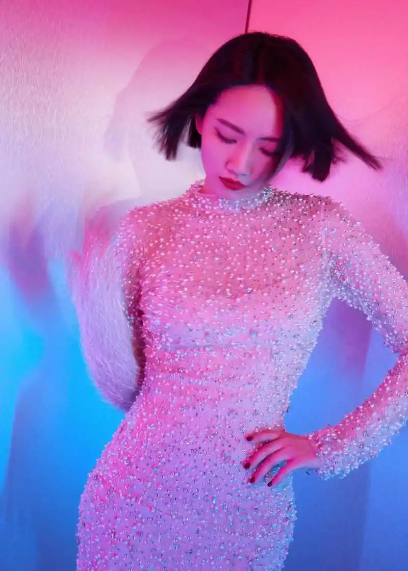 刘惜君,短发红唇,闪耀迷人