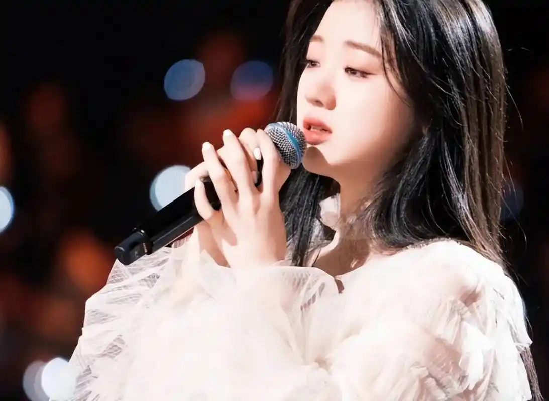 浙音专业第一,好声音冠军,单依纯的音乐天赋别人羡慕不来