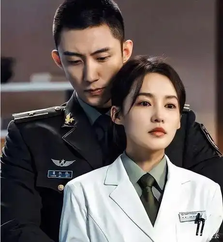 李沁喊话黄景瑜:自拍已完成换头像吧,网友直呼在一起