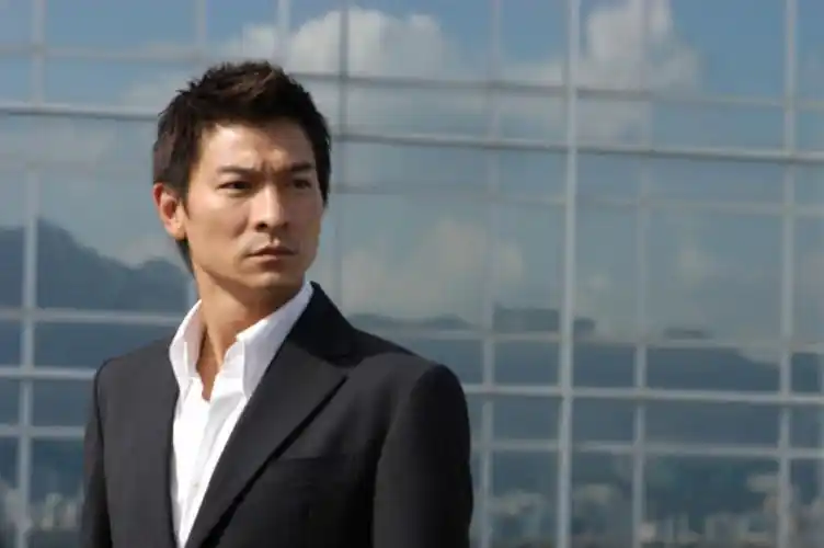 p>《无间道》是寰亚电影发行公司于2002年出品的一部警匪片,由 a