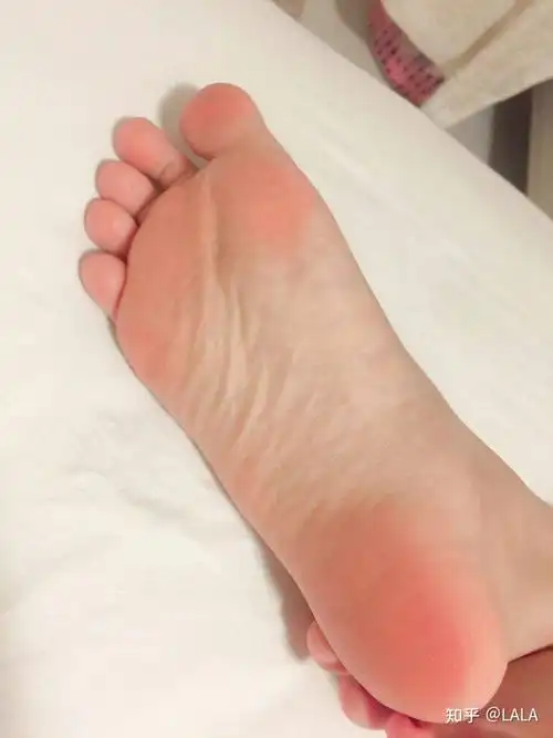 女生的脚底好看吗?