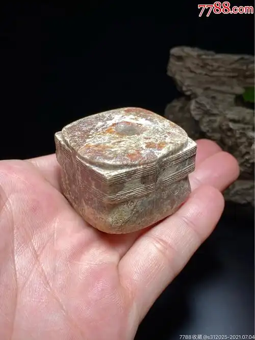 良渚文化旧玉琮