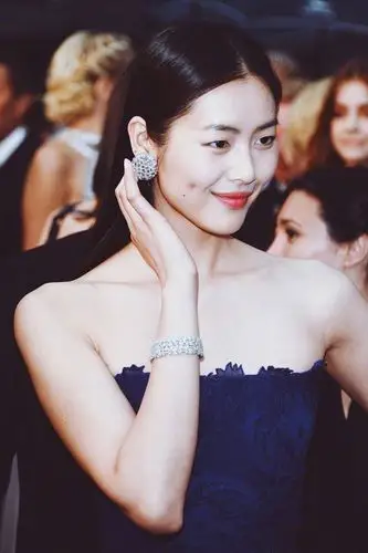 刘雯| 红毯上的蓝色美人鱼,好美!