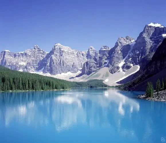 图像水平宁静的景色自然之美旅游目的地倒影前景色湖泊蓝天干净明朗