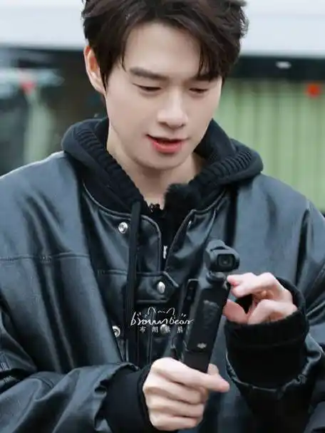 魏大勋史野##魏大勋魔方新世界##魏大勋我们仨##超话星愿池