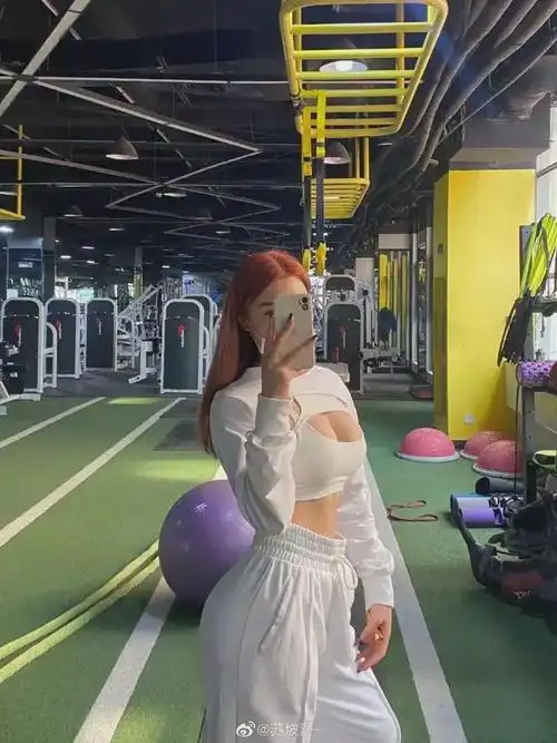 健身5年,从90斤骨感女孩到"120斤性感健身女神".