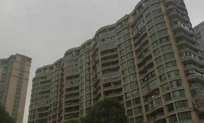 捡漏滨江长河锦绣江南小区近地铁5号6号线满五送车位