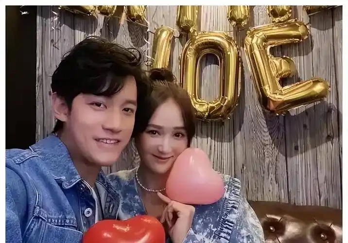 43岁陈乔恩,被疑有孕!