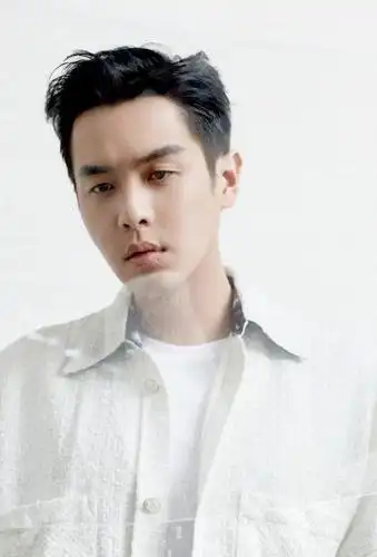 张若昀狼奔头发型酷帅写真图片56