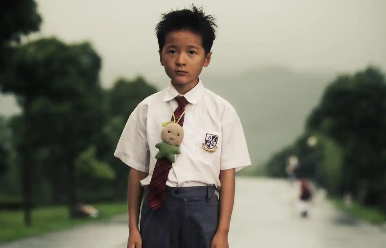 星女郎出身的徐娇最初在《长江七号》中以假小子的身份亮相,让观众