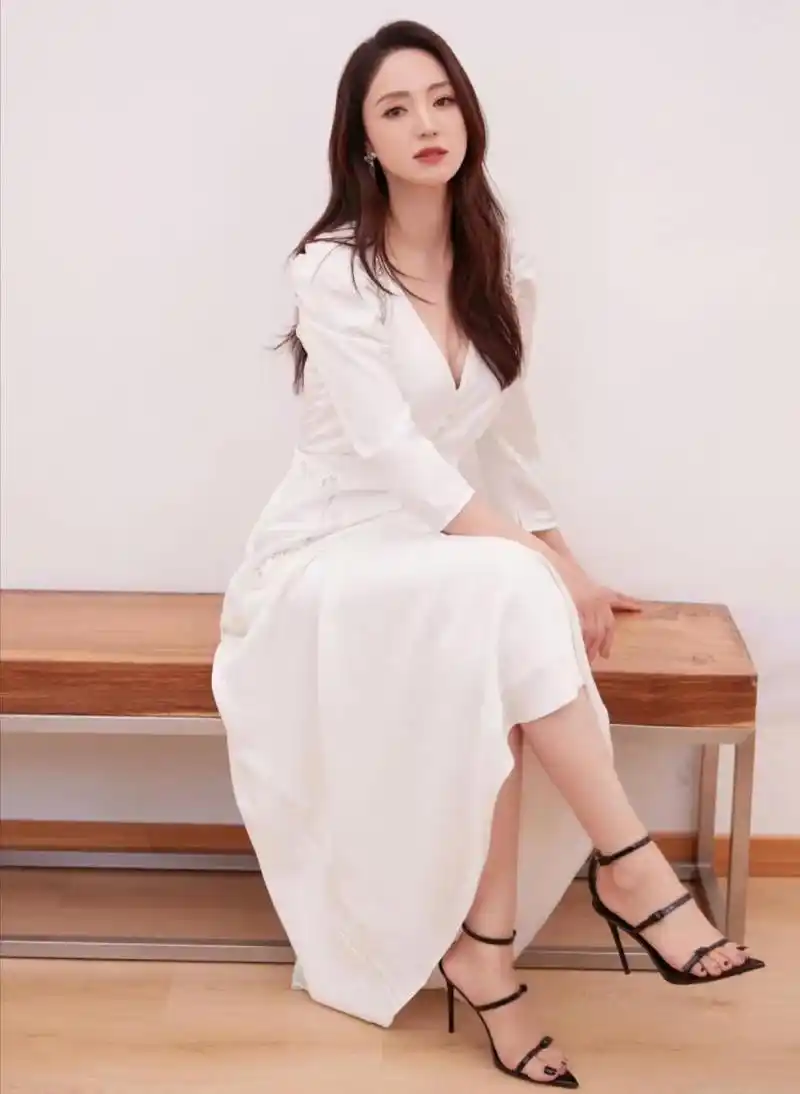 走不稳吧[允悲]  上海网友说, 记忆中的女 神, 美足高跟鞋诱惑搭配