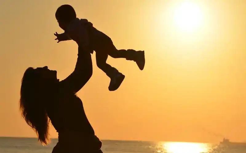 小孩子,母亲,母爱,亲情,2k,摄影,时光记忆喂爱成长 壁纸图片