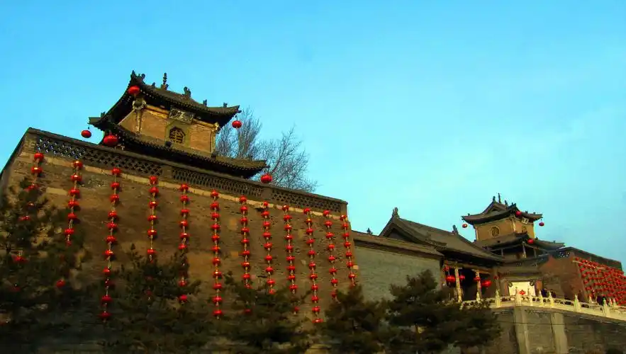 古城长治标志建筑一一上党门雄姿!(摄于农历庚子年四月初一)