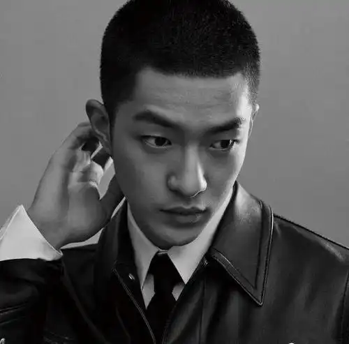 陈伟霆的寸头也极具代表性,太帅了.