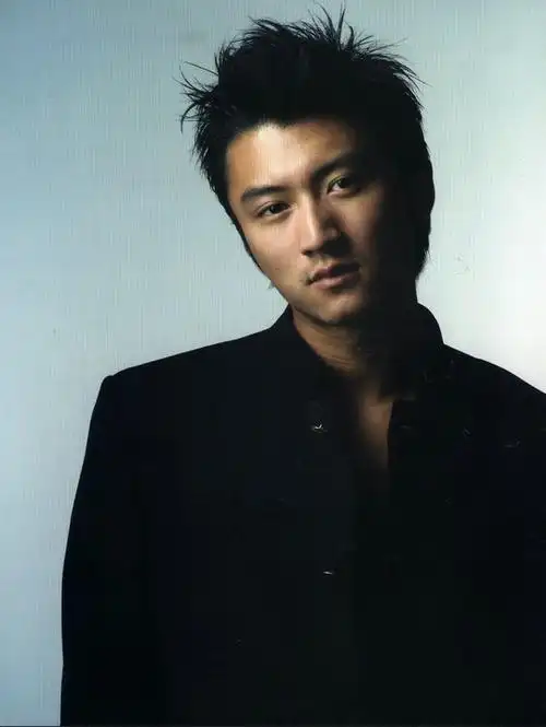 年8月29日出生于中国 a target="_blank" href="/item/香港/128775"