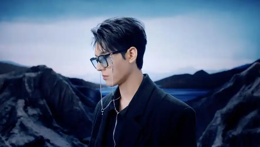 木九十x龚俊限量联名礼盒