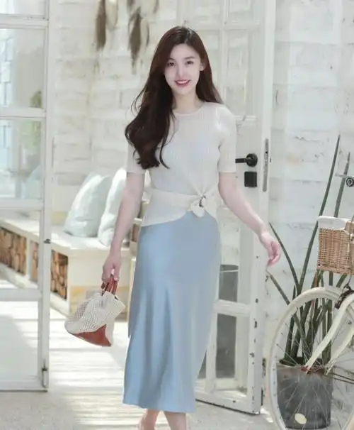 品位女人的穿衣模板,简单的搭配不失时尚感,既精致优雅又显气质插图