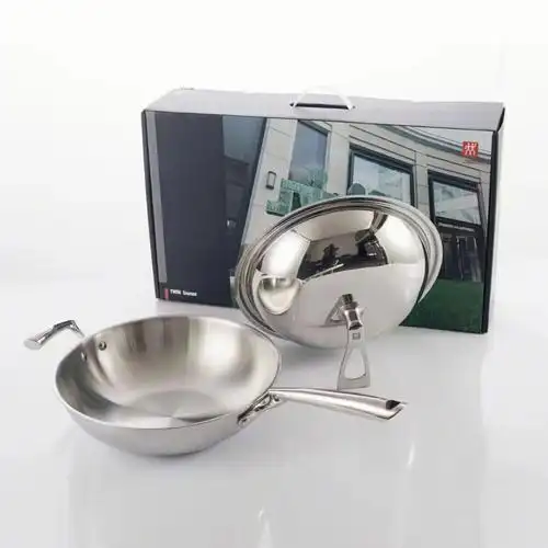 双立人不锈钢炒锅海豚系列34外径,口碑很好,非常火爆的一款产品