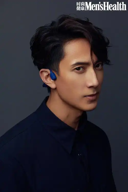 41岁吴尊狂秀腹肌 身材健硕禁欲感满满