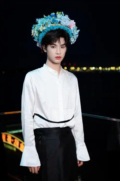 黄明昊全力以赴的行动派##全力以赴的行动派