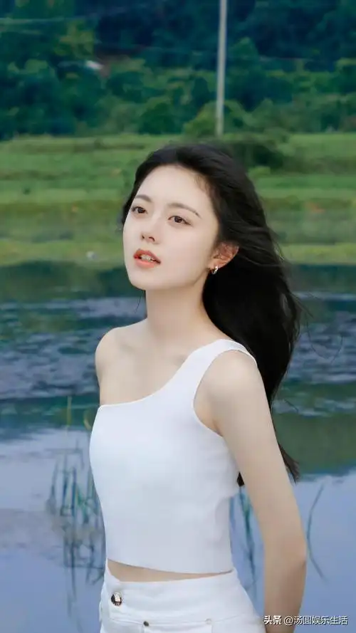 赵今麦是在哪个大学毕业的(00后演员赵今麦资料简介)